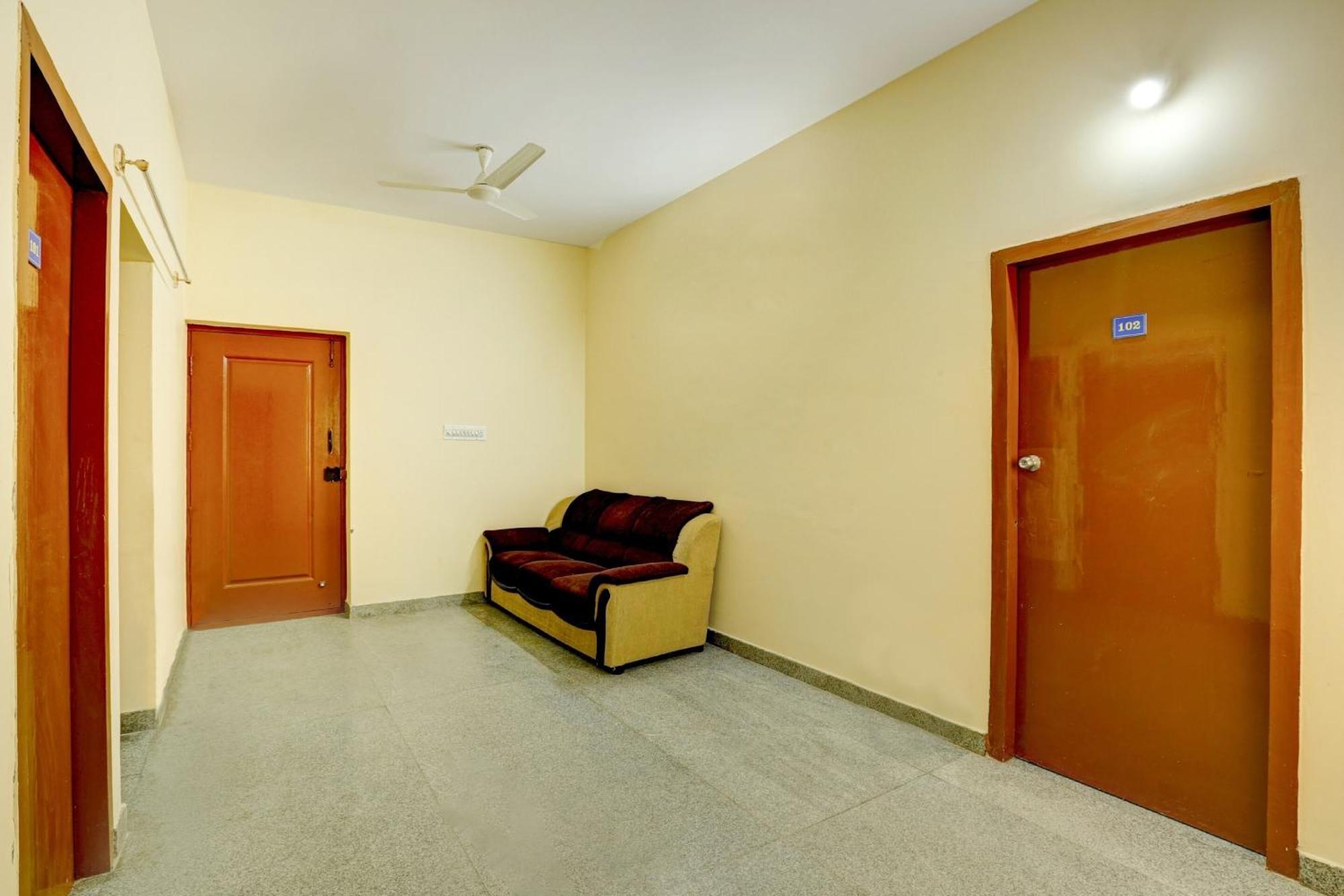 Collection O Relax Stay Apartments Bangalore Buitenkant foto